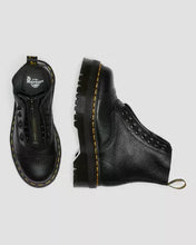 Carica l&#39;immagine nel visualizzatore di Gallery, DR MARTENS PLATFORM IN NAPPA LAVORATA SINCLAIR
