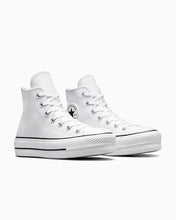 Carica l&#39;immagine nel visualizzatore di Gallery, CONVERSE  Chuck Taylor All Star Platform Leather white
