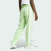 Carica l&#39;immagine nel visualizzatore di Gallery, ADIDAS PANTALONI ADIBREAK  Green Spark
