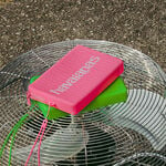 Carica l&#39;immagine nel visualizzatore di Gallery, HAVAIANAS 24 Logomania Mini Bag neon pink
