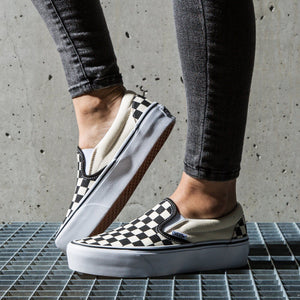 VANS Classic Slip-On P  BLACK & Whtchckerboard WHITE