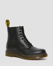 Carica l&#39;immagine nel visualizzatore di Gallery, DR. MARTENS anfibi smooth nero DR. MARTENS
